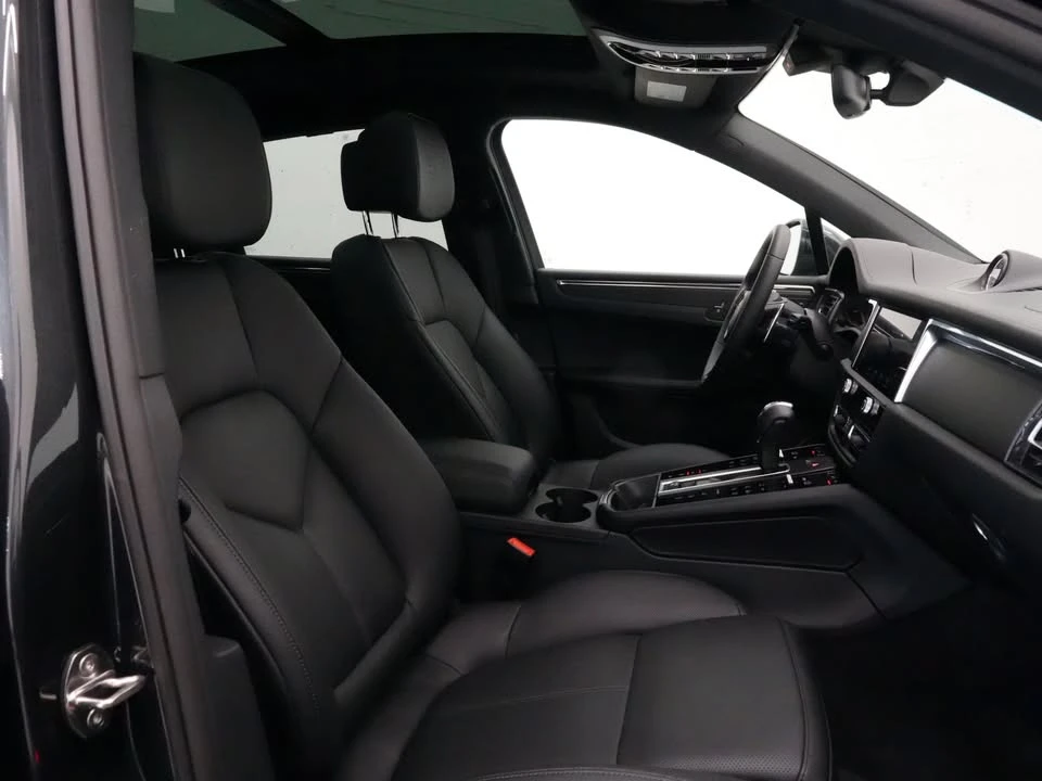 2026 Porsche Macan T - Image 13 of 20