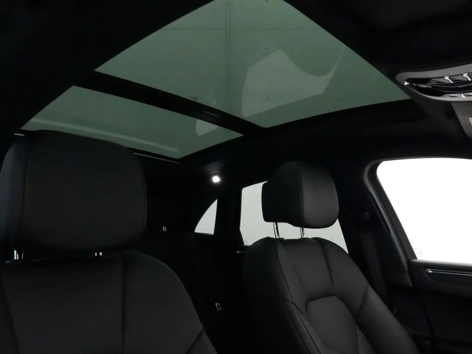 2026 Porsche Macan T - Image 14 of 20