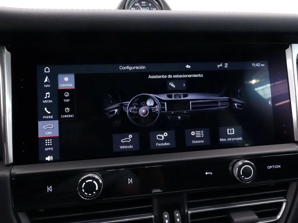 2026 Porsche Macan T - Image 8 of 20