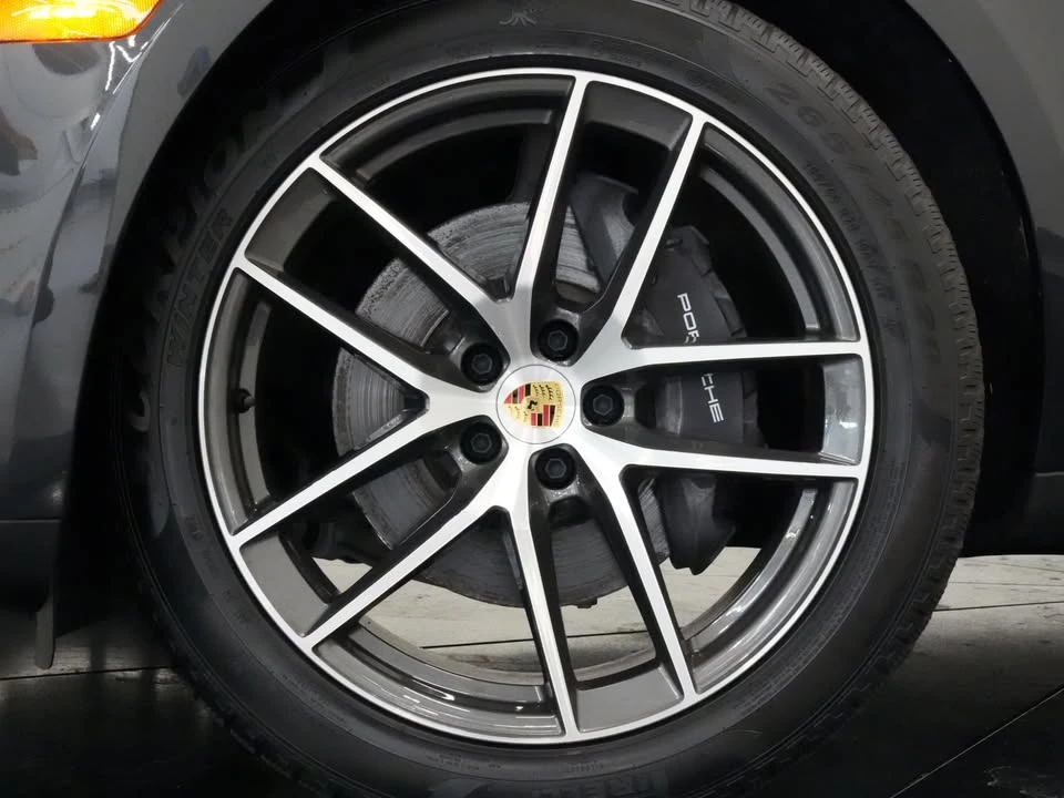 2026 Porsche Macan T - Image 15 of 20