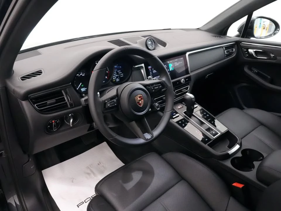 2026 Porsche Macan T - Image 7 of 20