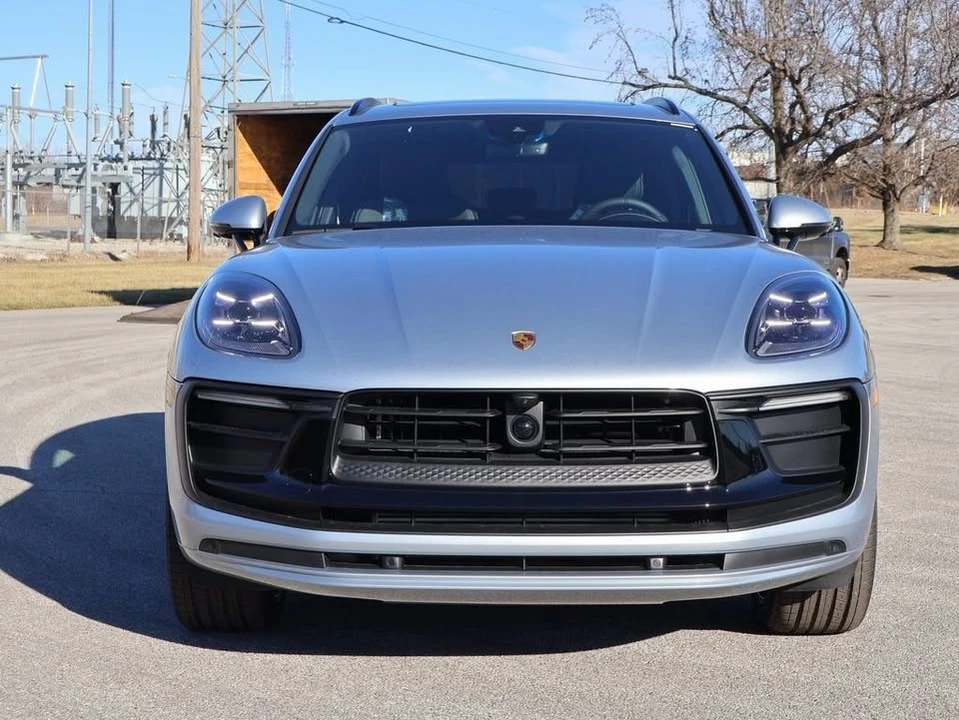 2026 Porsche Macan T - Image 12 of 20