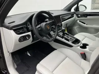 2026 Porsche Macan T - Image 4 of 4