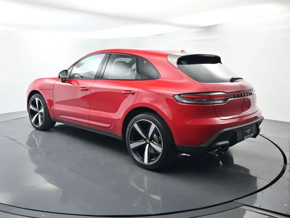 2026 Porsche Macan T - Image 3 of 7