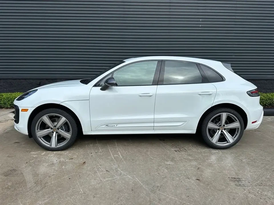 2026 Porsche Macan T - Image 3 of 6