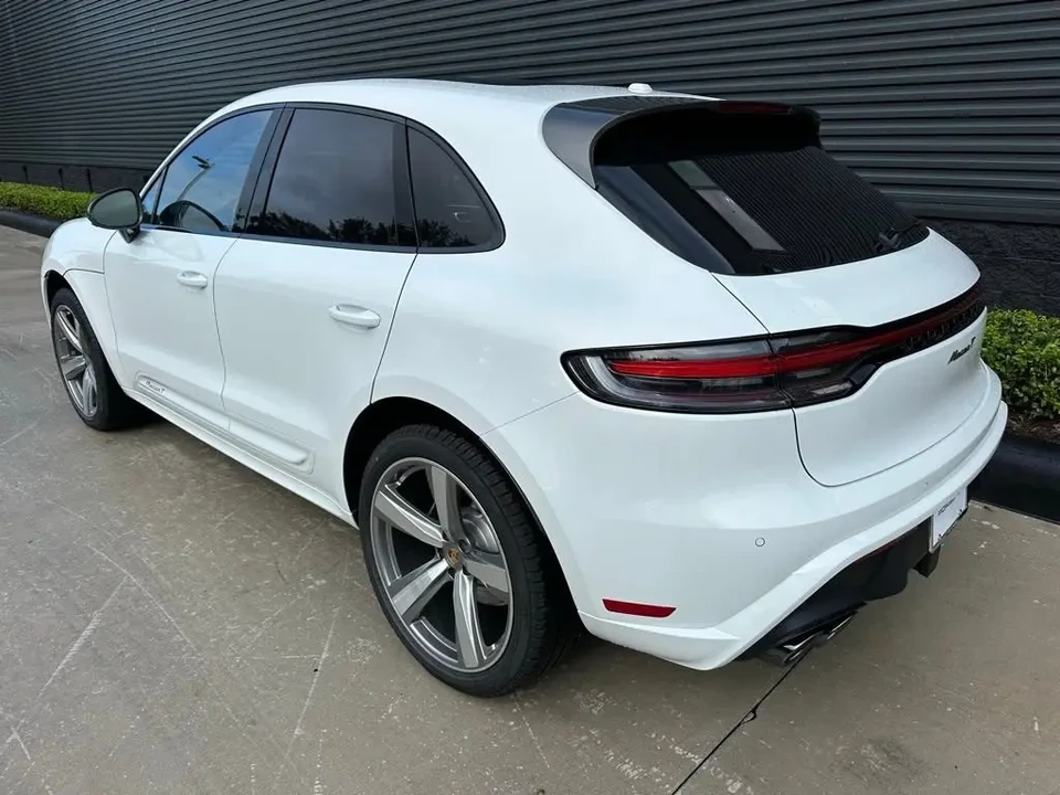2026 Porsche Macan T - Image 4 of 6