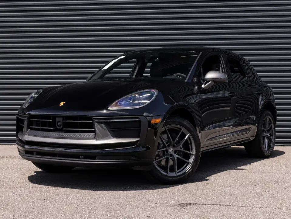 2026 Porsche Macan T - Image 8 of 12