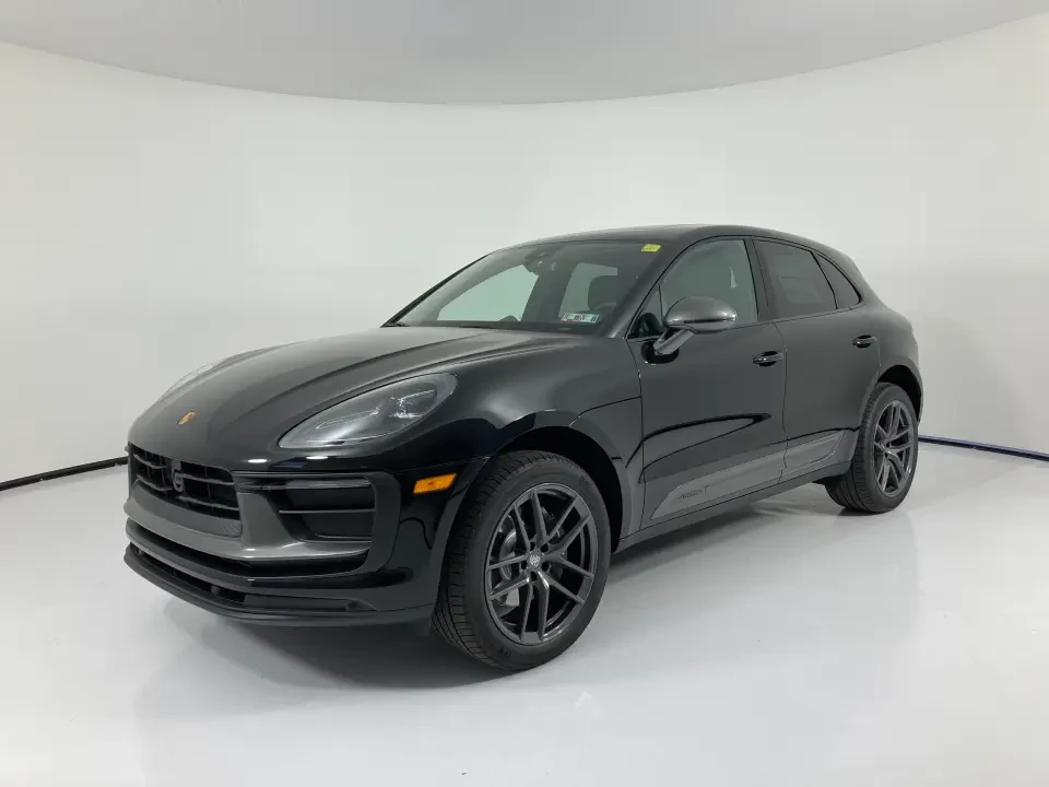 2026 Porsche Macan T - Image 10 of 12