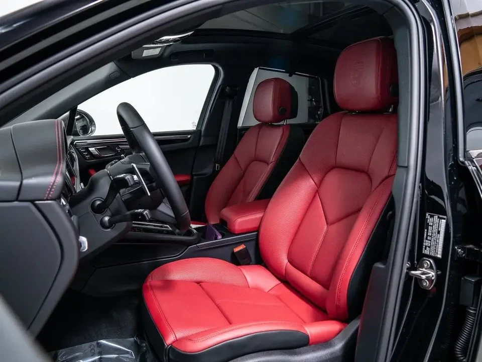 2026 Porsche Macan T - Image 5 of 10