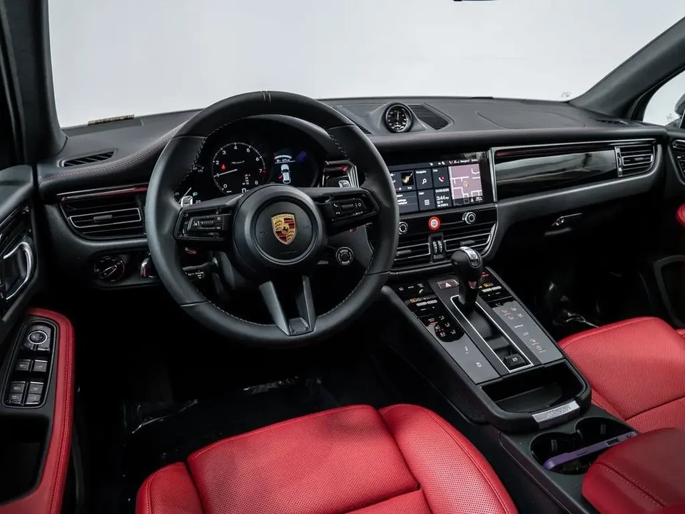 2026 Porsche Macan T - Image 4 of 10