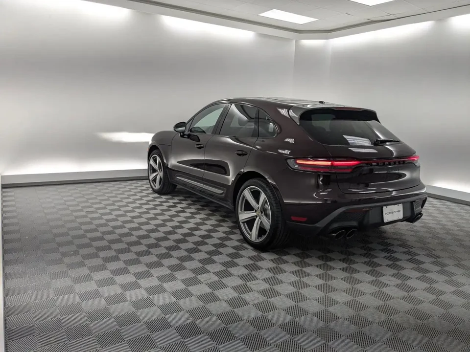 2026 Porsche Macan T - Image 3 of 6