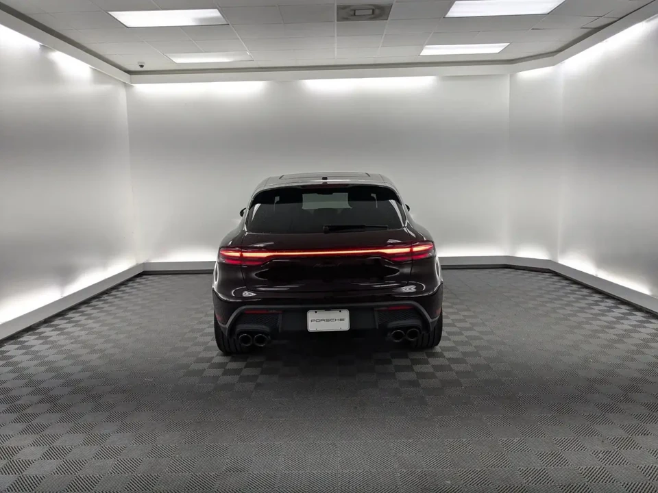 2026 Porsche Macan T - Image 5 of 6