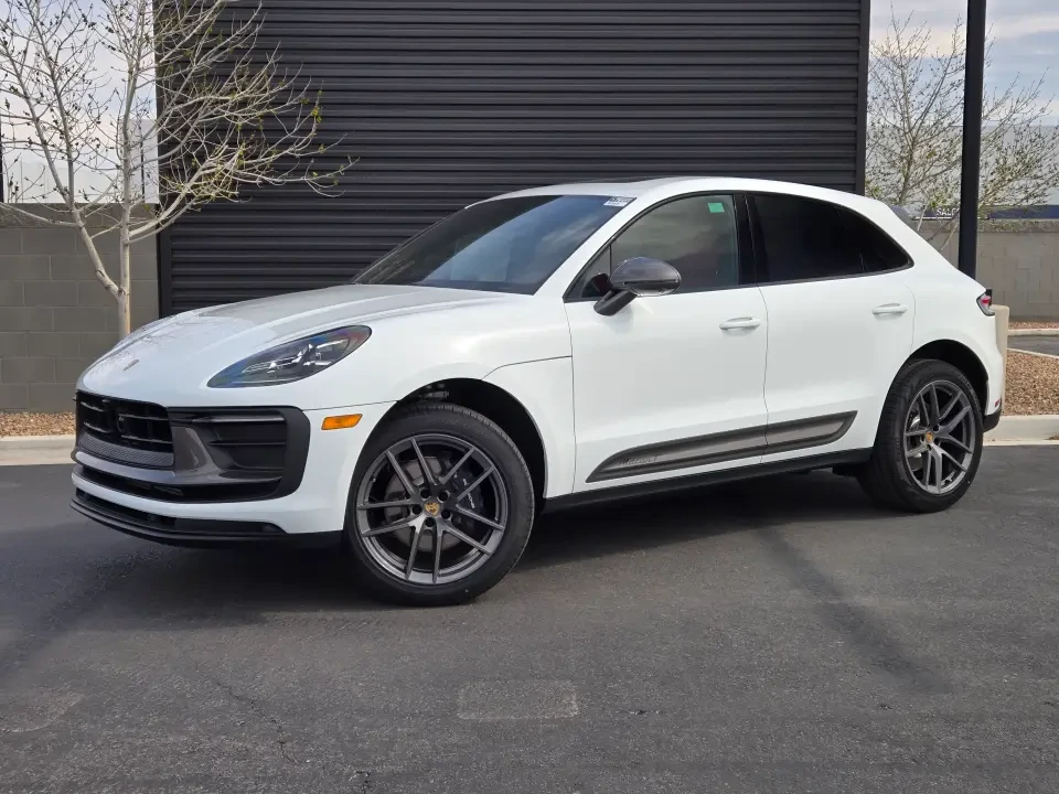 2026 Porsche Macan T - Image 9 of 12