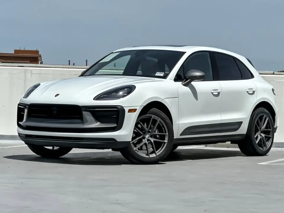 2026 Porsche Macan T - Image 10 of 11