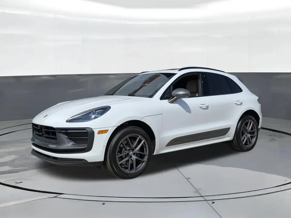 2026 Porsche Macan T - Image 9 of 11