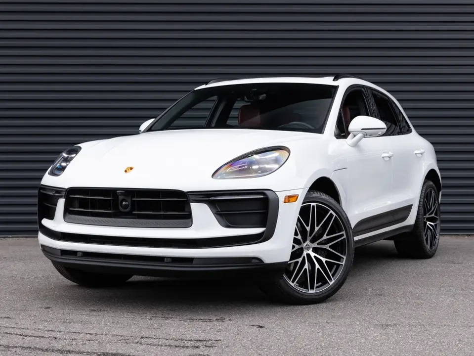 2026 Porsche Macan T - Image 9 of 13