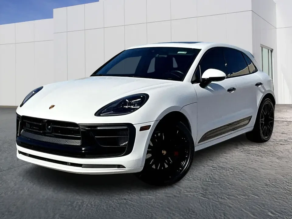 2026 Porsche Macan T - Image 10 of 13
