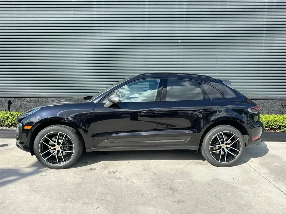 2026 Porsche Macan T - Image 3 of 8