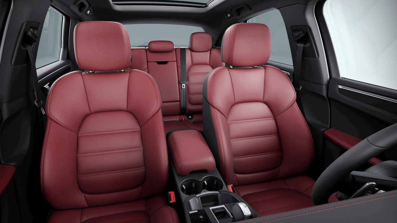 2026 Porsche Macan T - Image 10 of 10