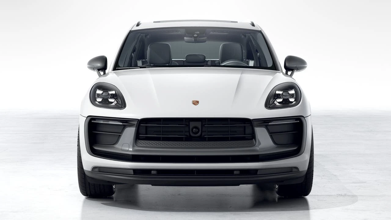 2026 Porsche Macan T - Image 8 of 10