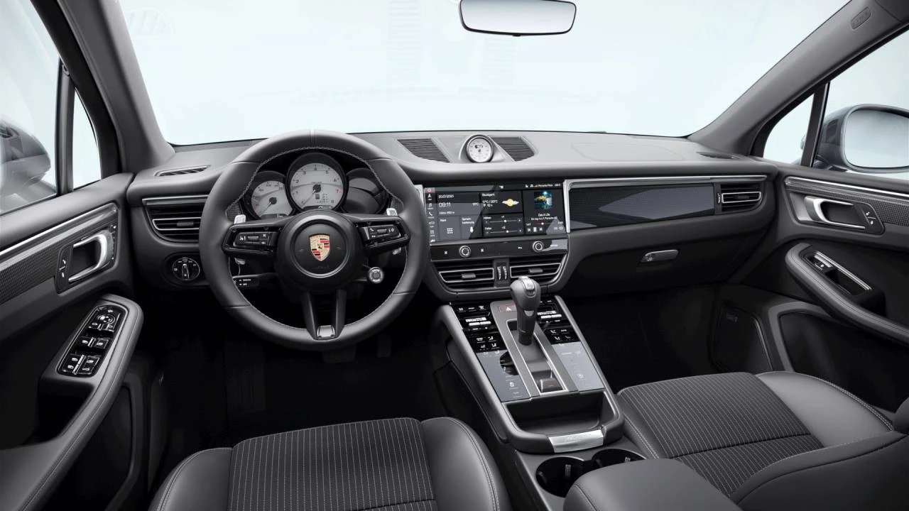 2026 Porsche Macan T - Image 9 of 10