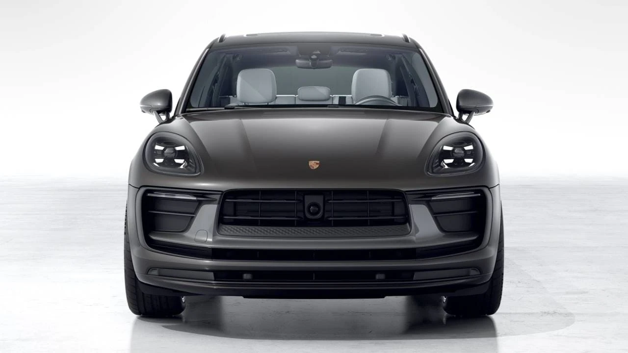 2026 Porsche Macan T - Image 8 of 10