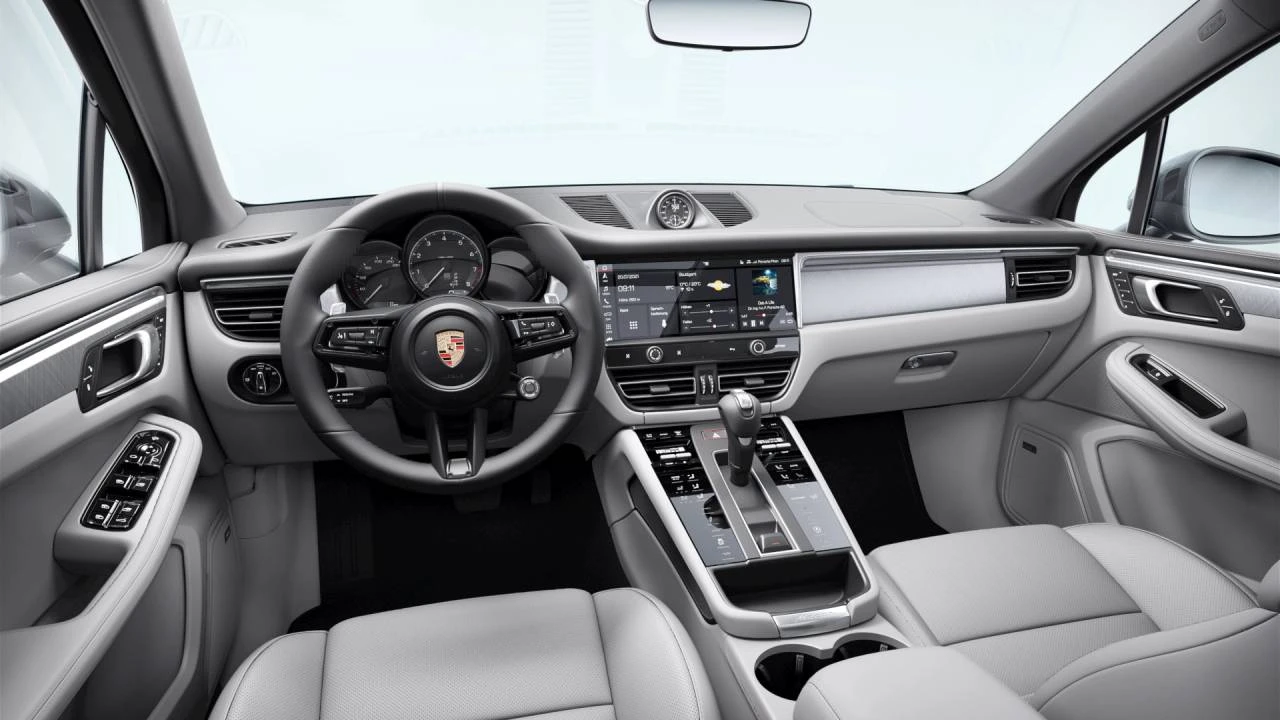 2026 Porsche Macan T - Image 9 of 10