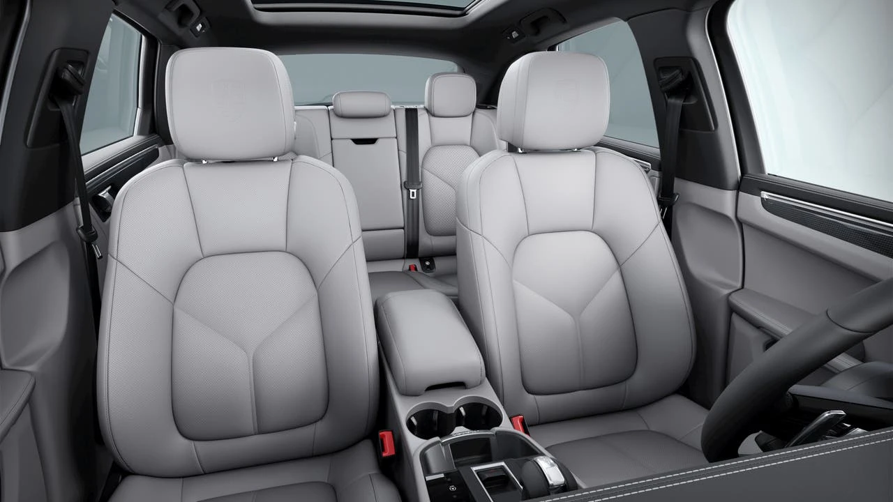 2026 Porsche Macan T - Image 10 of 10