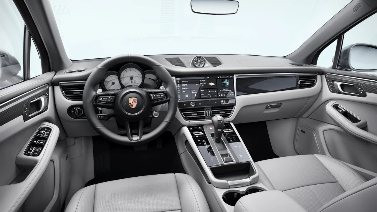 2026 Porsche Macan T - Image 9 of 10