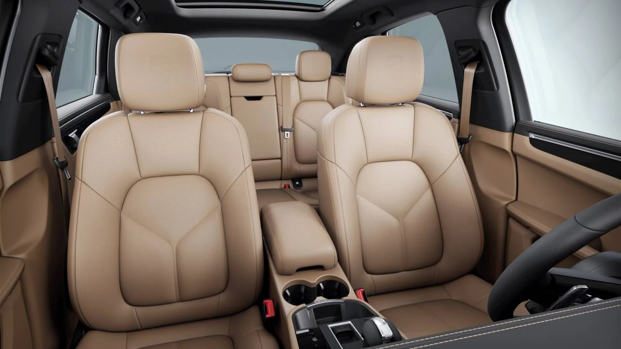 2026 Porsche Macan T - Image 10 of 10