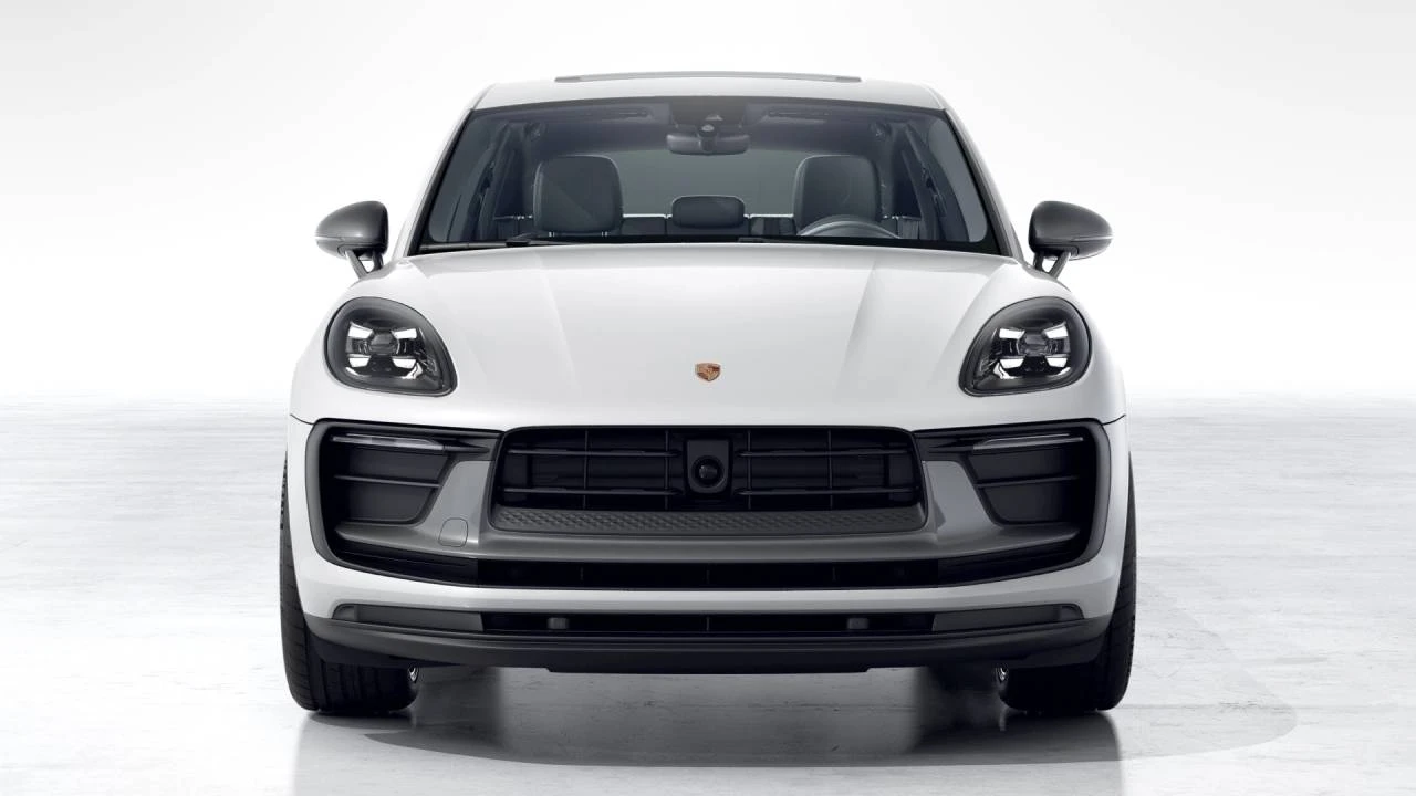 2026 Porsche Macan T - Image 8 of 10