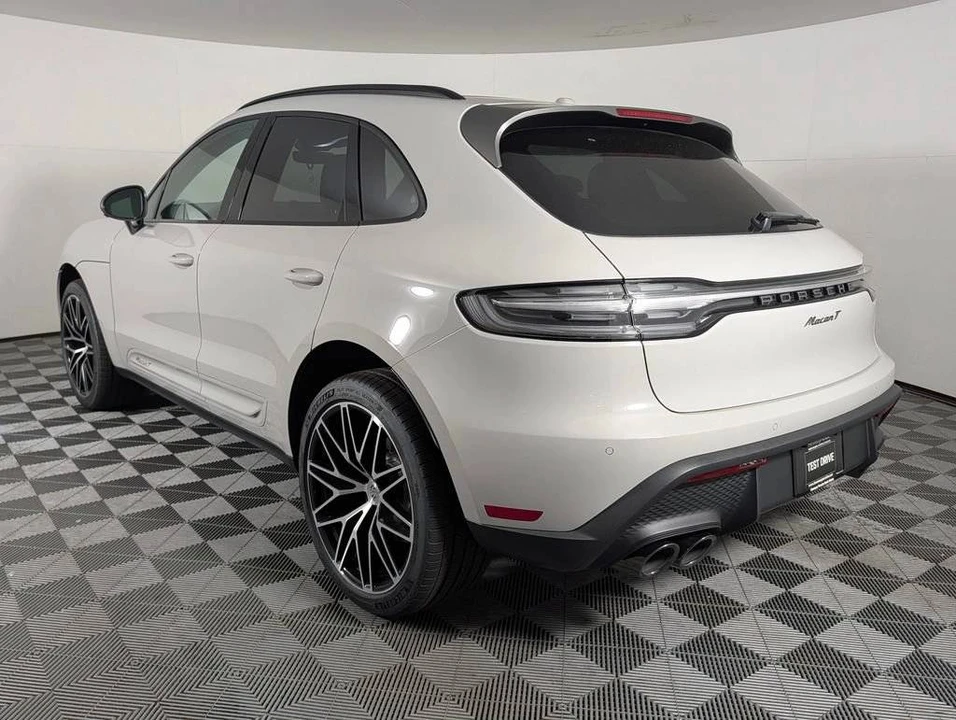 2026 Porsche Macan T - Image 3 of 5