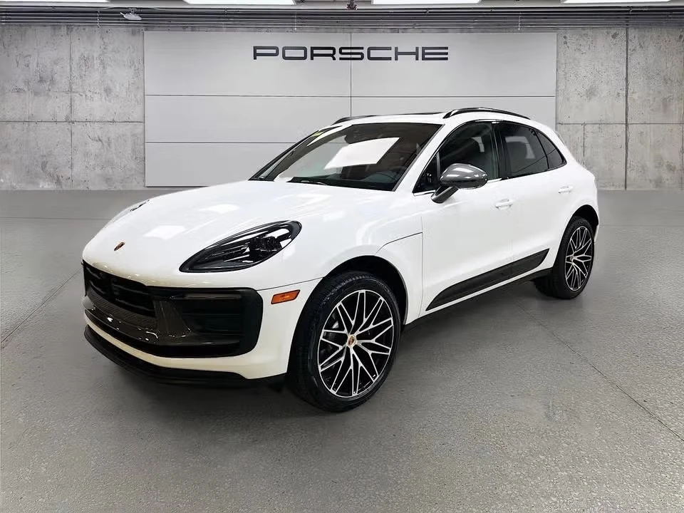 2026 Porsche Macan T - Image 3 of 31