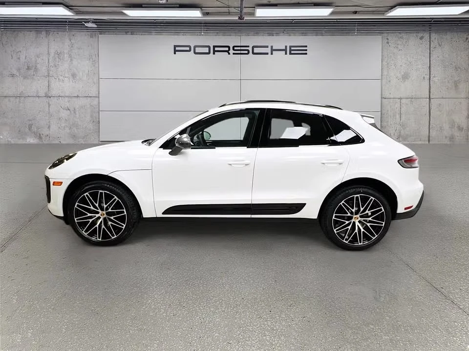 2026 Porsche Macan T - Image 11 of 31