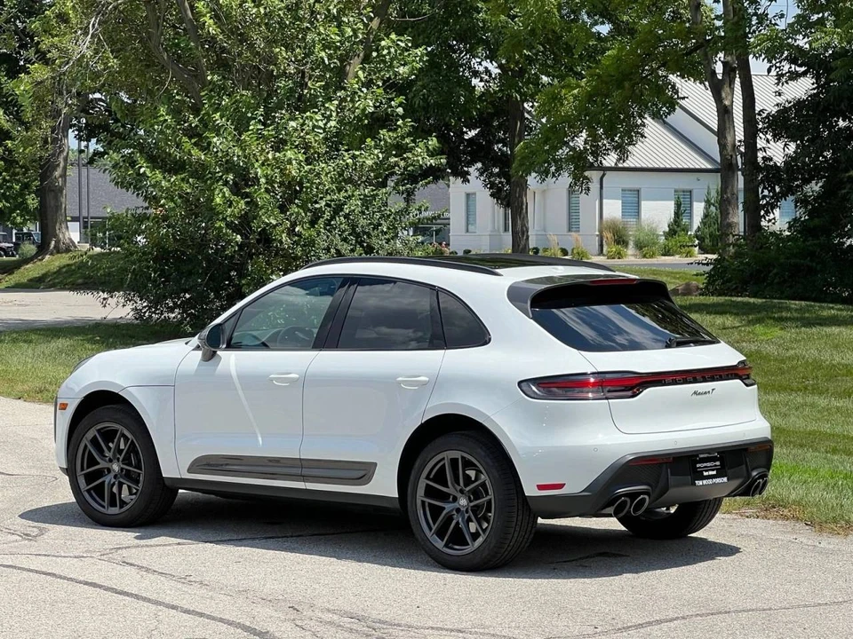 2026 Porsche Macan T - Image 3 of 5