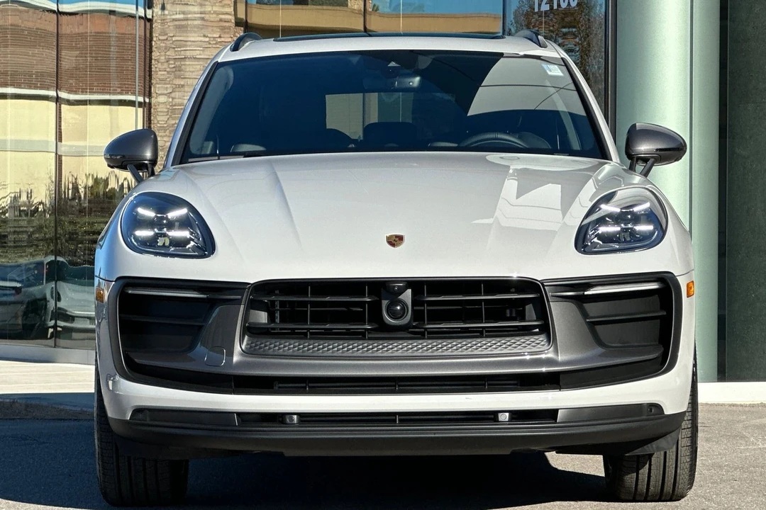 2026 Porsche - Image 11 of 31