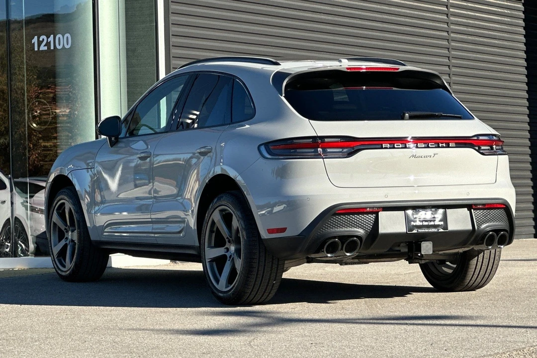 2026 Porsche Macan T - Image 3 of 31
