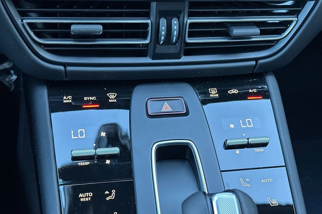 2026 Porsche - Image 25 of 31