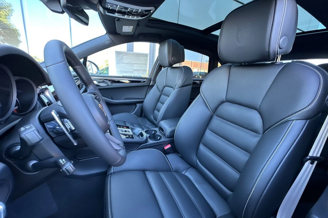 2026 Porsche - Image 5 of 31