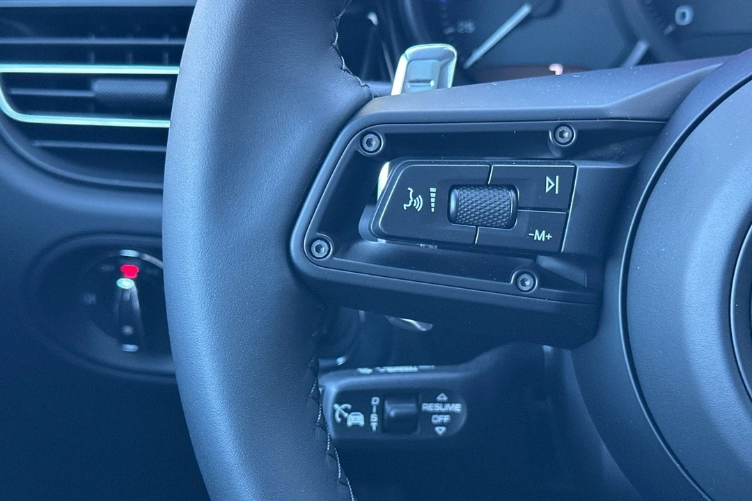 2026 Porsche Macan T - Image 30 of 31