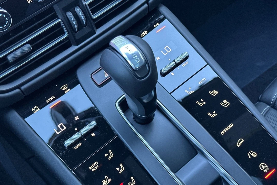2026 Porsche - Image 28 of 31