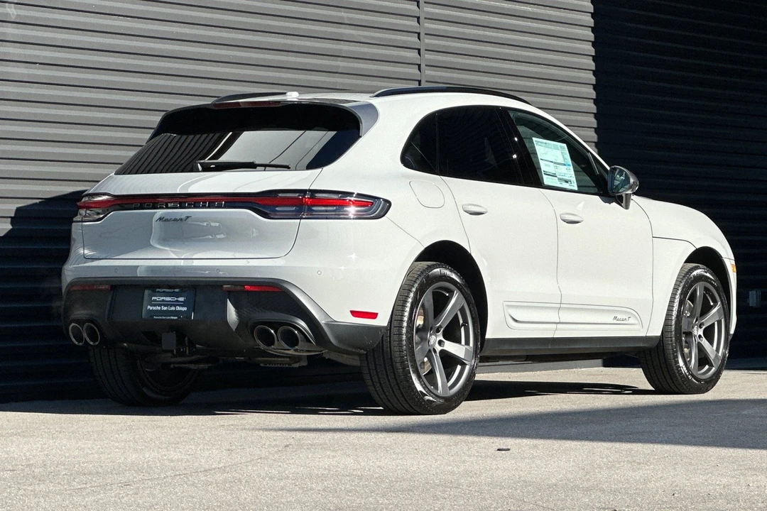 2026 Porsche Macan T - Image 8 of 31