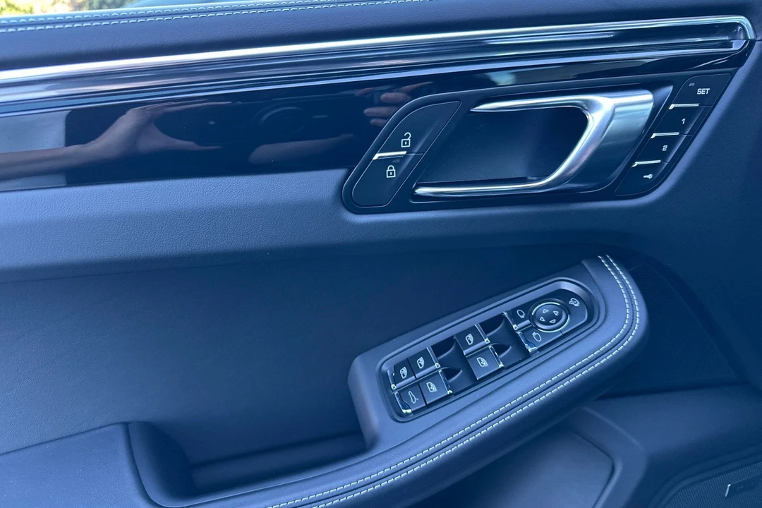 2026 Porsche Macan T - Image 12 of 31