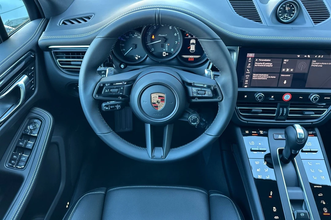 2026 Porsche - Image 16 of 31
