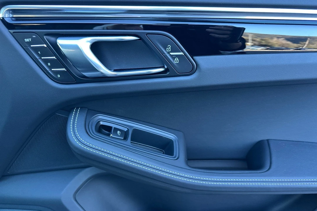 2026 Porsche Macan T - Image 20 of 31