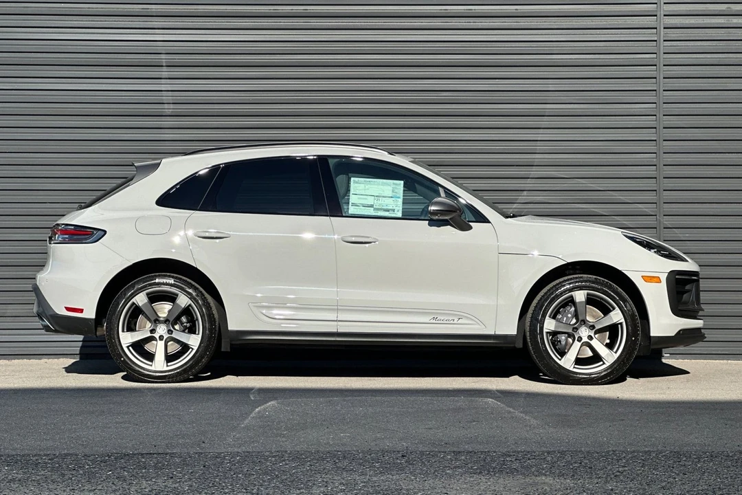 2026 Porsche - Image 9 of 31