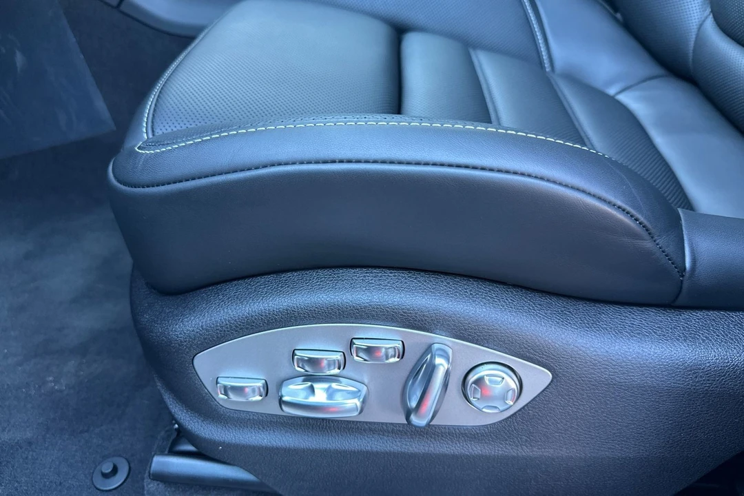 2026 Porsche - Image 14 of 31