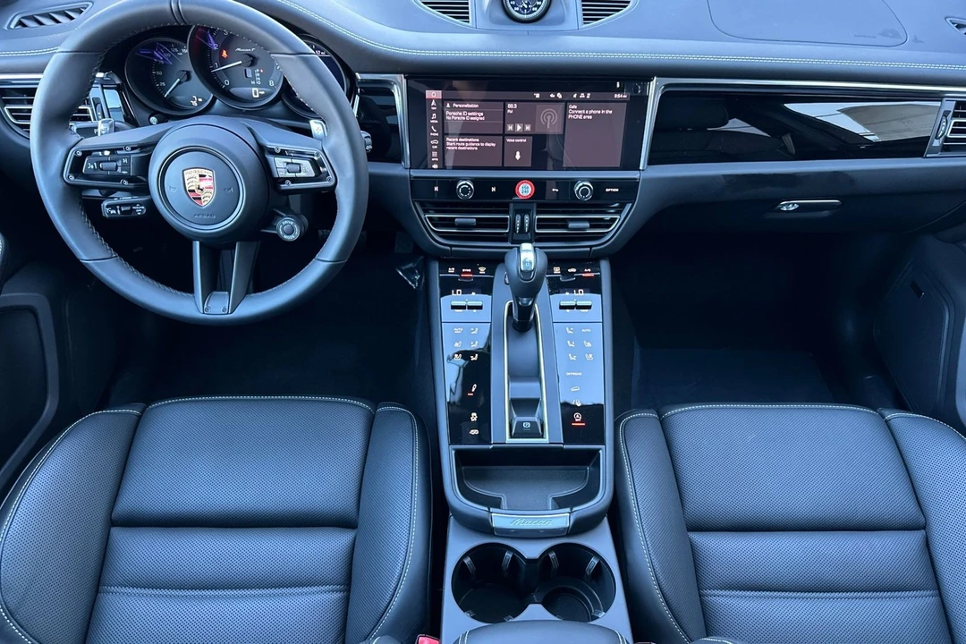 2026 Porsche - Image 6 of 31
