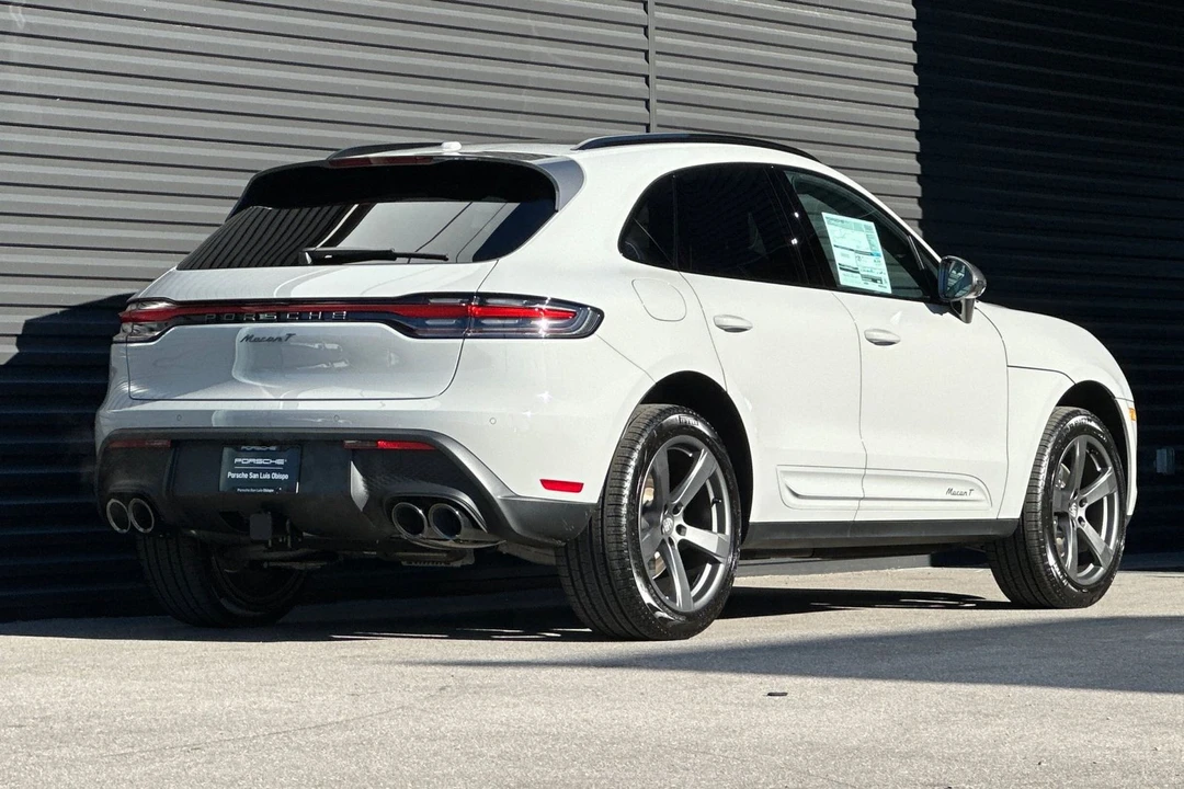 2026 Porsche - Image 8 of 31