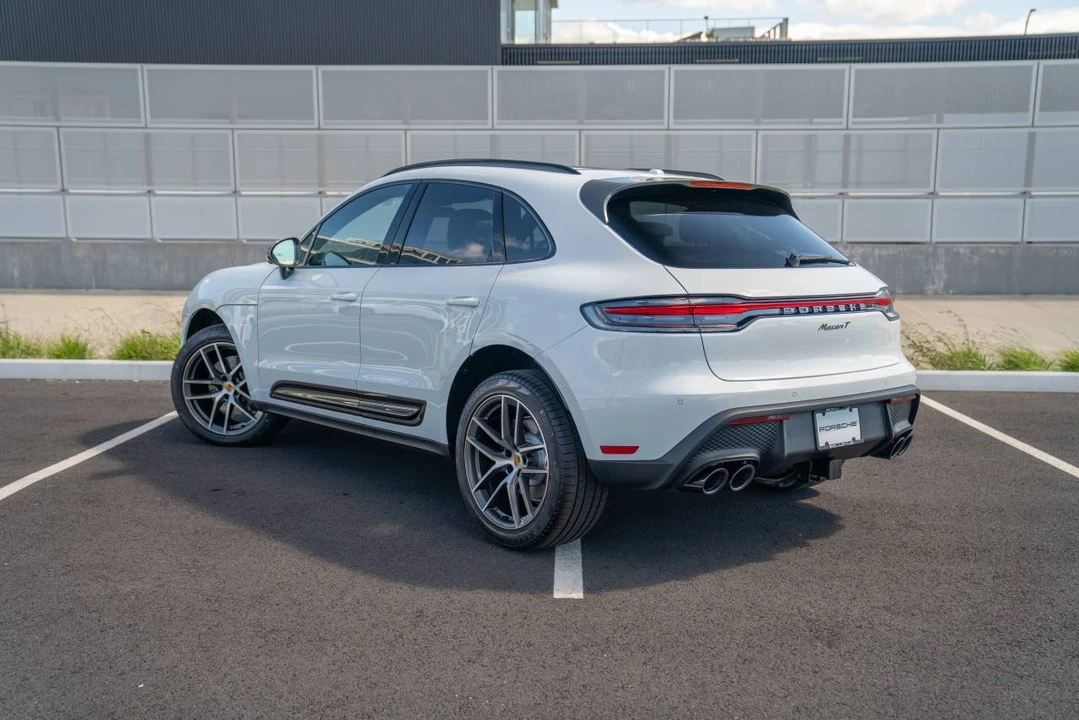 2026 Porsche Macan T - Image 3 of 5